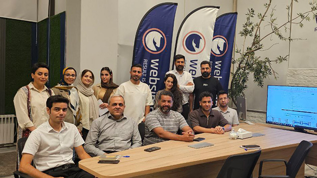 کار گروهی دانشجویان